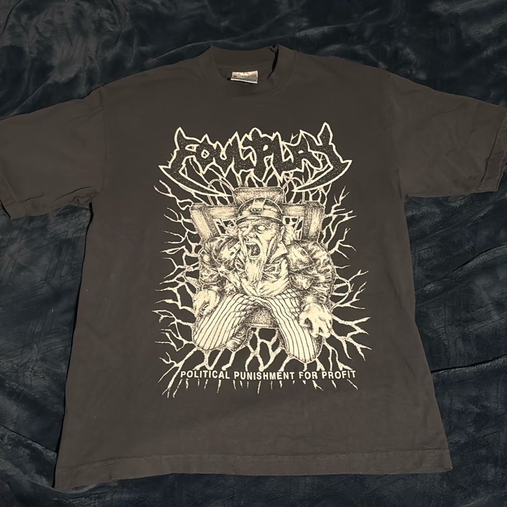 FOULPLAY GRAPHIC TEE SIZE L